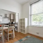 Cozy Room With Shared Bathroom