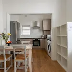 Cozy Room With Shared Bathroom